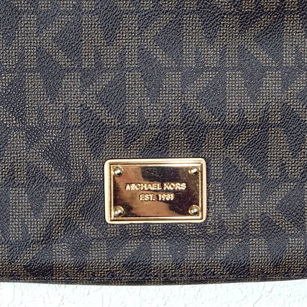 Michael Kors Brown Signature MK Monogram Crossbody Bag & Matching Wallet Set - Picture 4 of 16